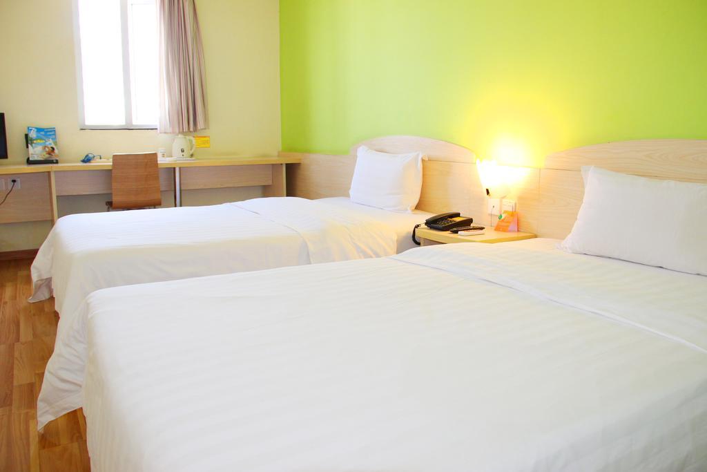 7Days Inn Foshan Coach Terminal Bagian luar foto